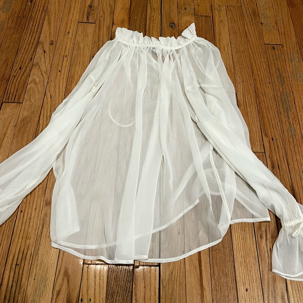 Loft women’s Chiffon Ruffle Blouse - Picture 3 of 3